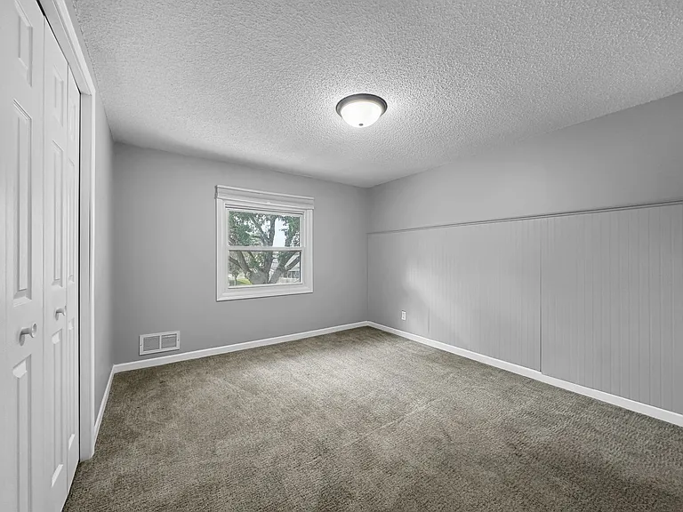 2814 Woodridge Ln — Photo 10