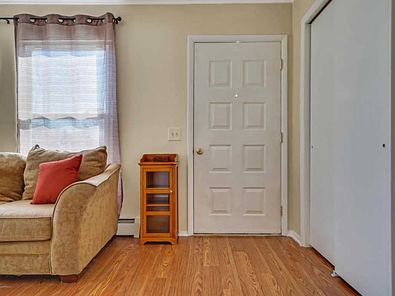 5th image of 417 Costa Mesa Dr