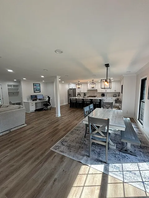 3 bed, 3392 sqft, $3,750 — Photo 4