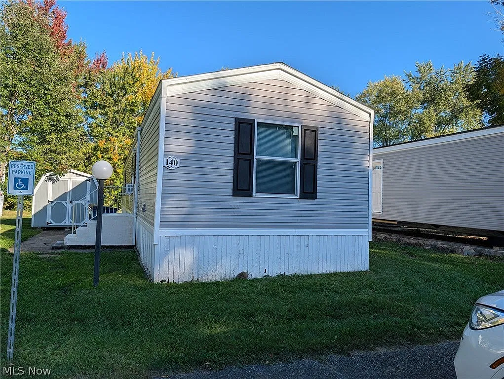2 bed, 840 sqft, $1,000 — Photo 1