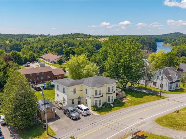 30 Carleton St, Saint George, NB E5C 3B8