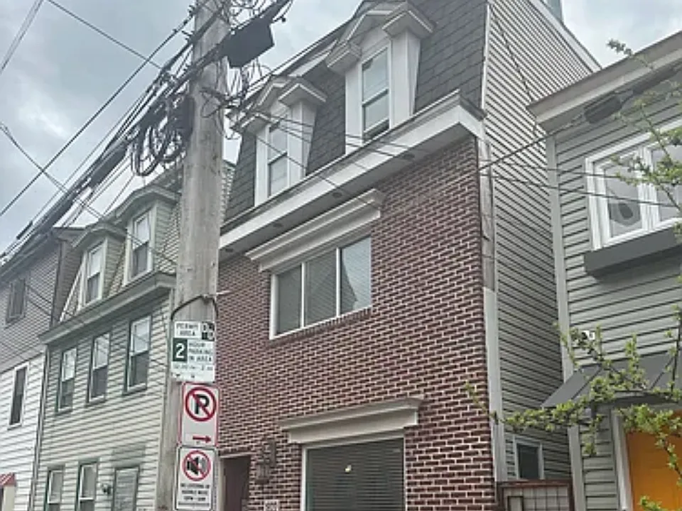 1822 Mary St #2
