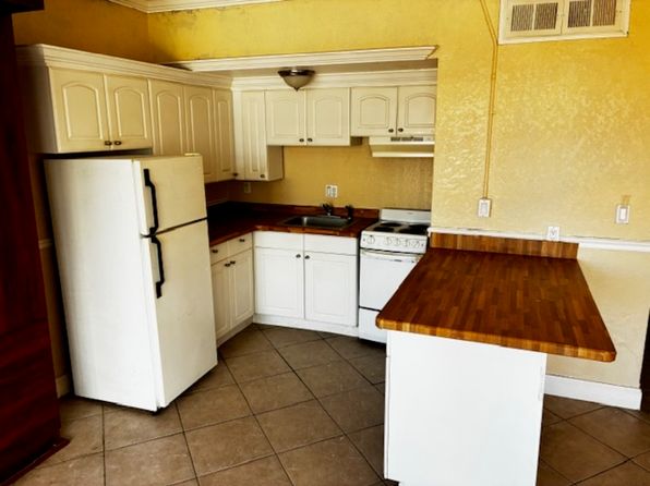 311 W Ashley St APT 810