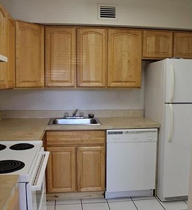 3rd image of 505 S Pine Island Rd APT B104