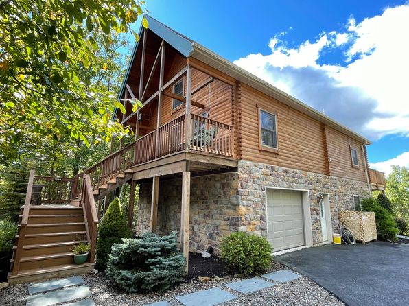 79 Mohican Ct, Hazleton, PA 18202