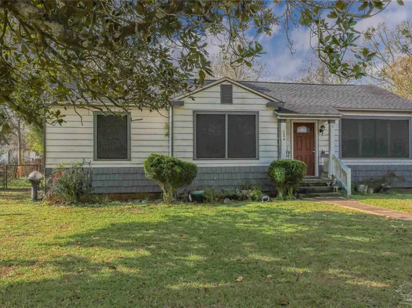 124 Mintz Ln, Cantonment, FL 32533