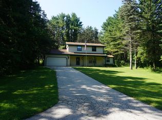 W1383 Foster Rd, Oostburg, WI 53070