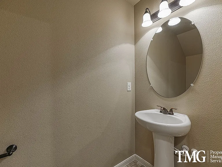 9807 NE 76th Way — Photo 14