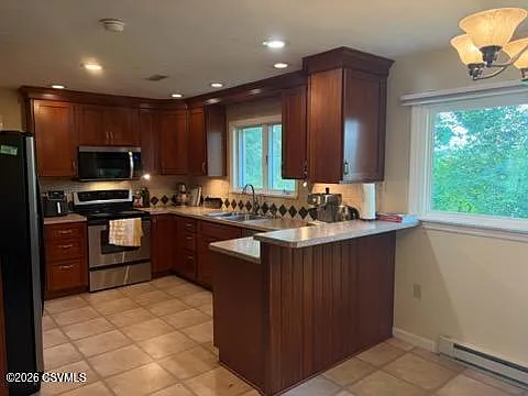 4 bed, 1380 sqft, $1,900 — Photo 4