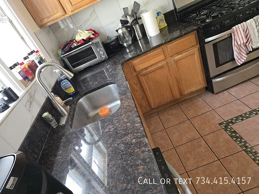 502 Benjamin St — Photo 2