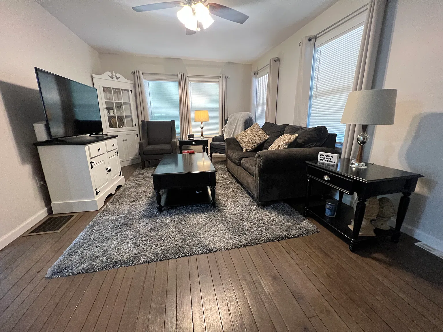2 bed, 1320 sqft, $2,700 — Photo 4