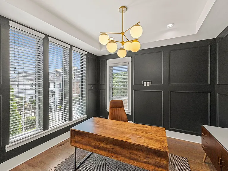 924 Jackson St — Photo 15