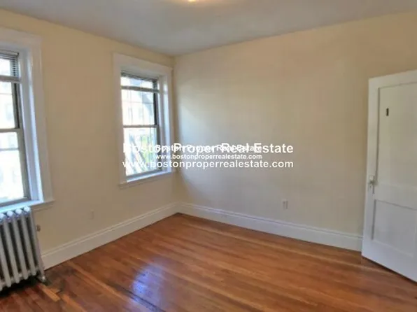89 Park Dr, Boston, MA