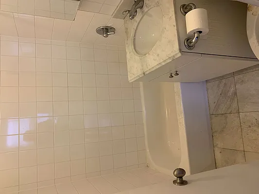 Rented by Flatiron Real Estate Advisors LLC | media 12