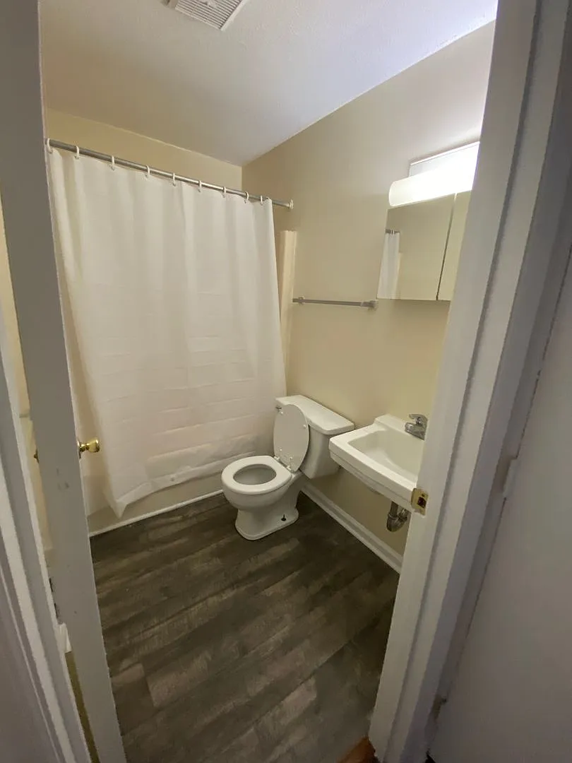 N Briggs Ave 105 — Photo 2
