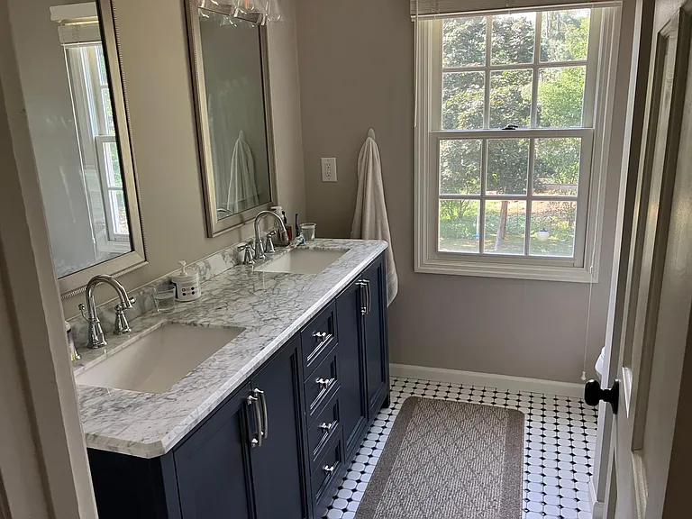 New renovated Full bathroom