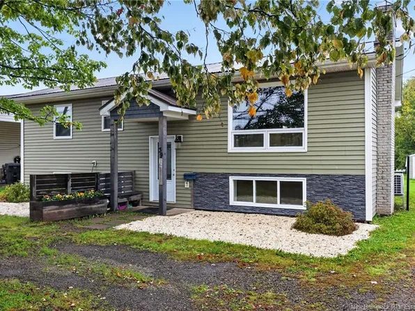 39 Kenmore Dr, Moncton, NB E1A 4J7