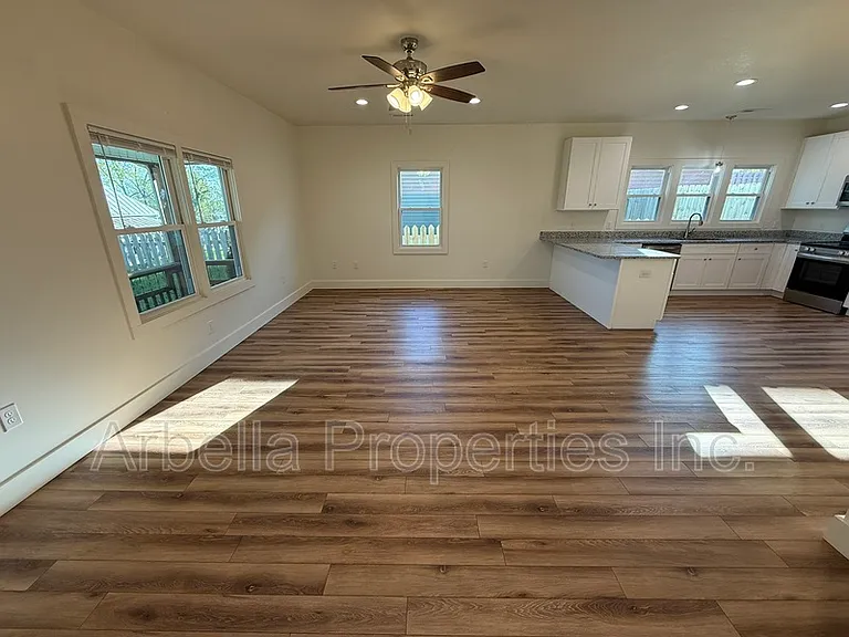 829 Hamilton St — Photo 6