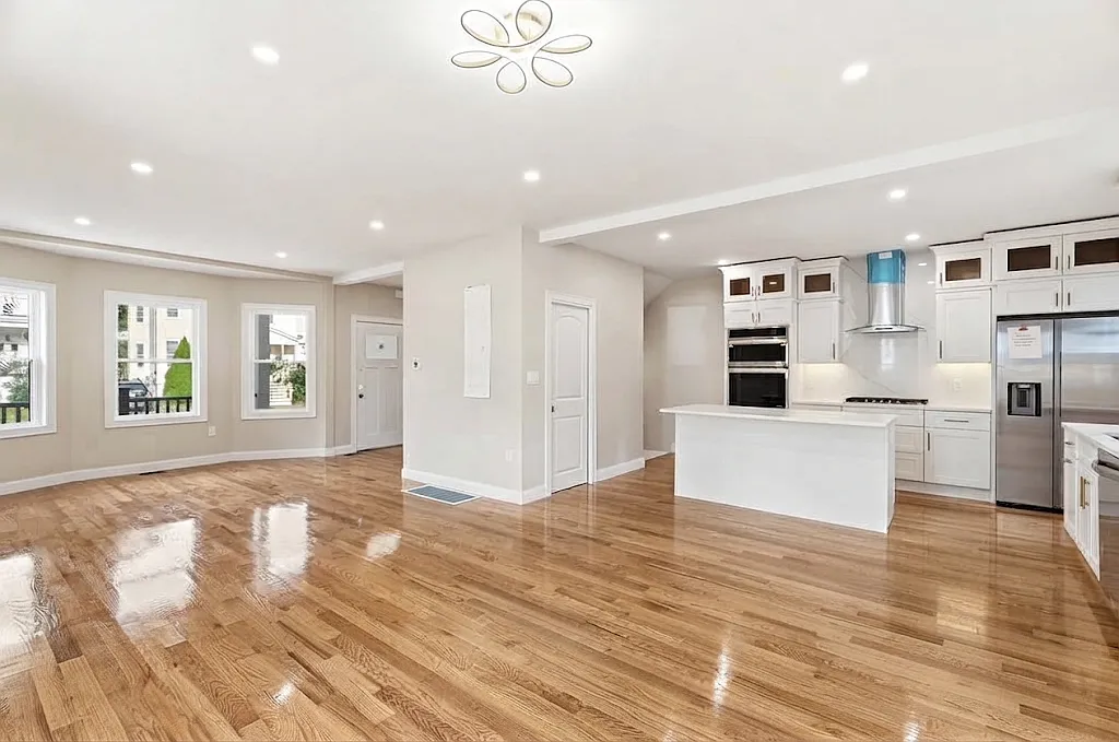 3 bed, 2.5 bath, 1687 sqft, $3,950 — Photo 3