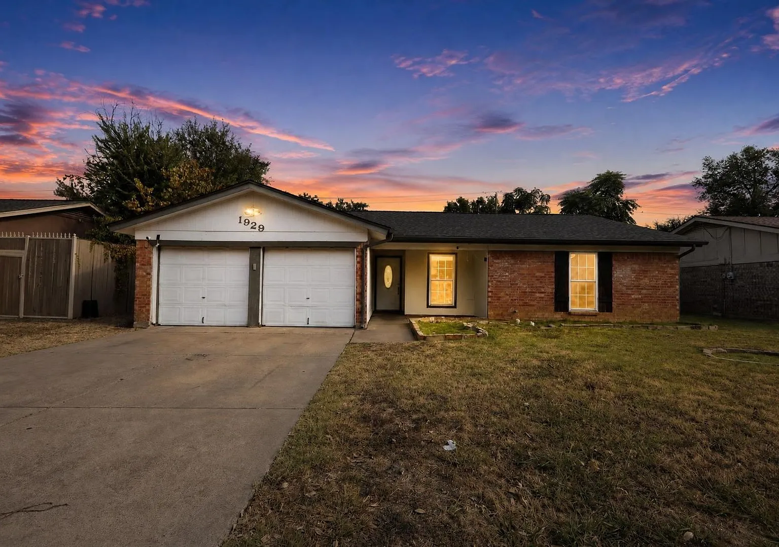 Charming 4BR House in Bedford — Photo 1