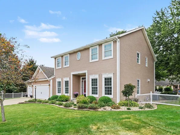 2508 Pin Oak Ct, Plymouth, IN 46563