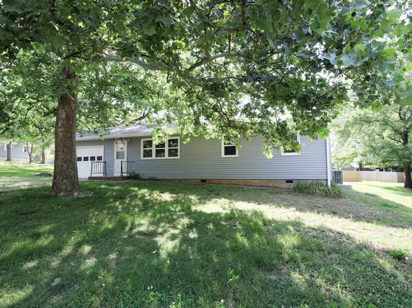 608 N Terrace Lane, Stockton, MO 65785