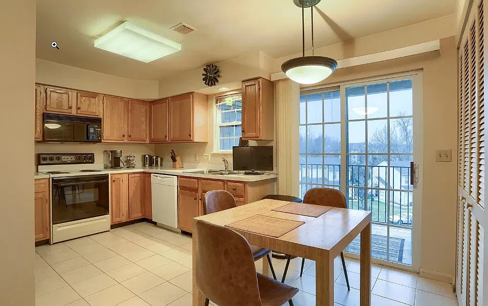 2 bed, 1142 sqft, $1,369 — Photo 3