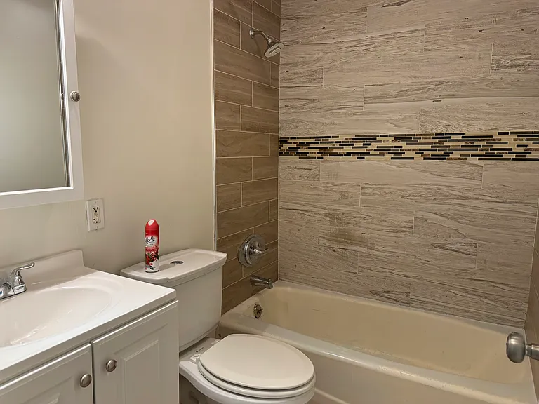 2101 S Sycamore St — Photo 11