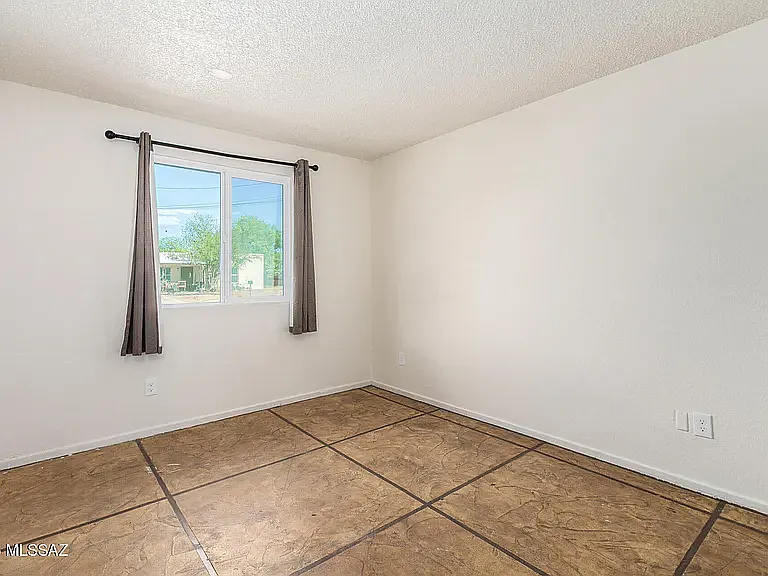 2823 N Flanwill Blvd #1 & 2 — Photo 14