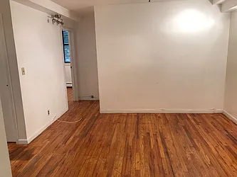 Rented by Roberto Guilbet, LREB