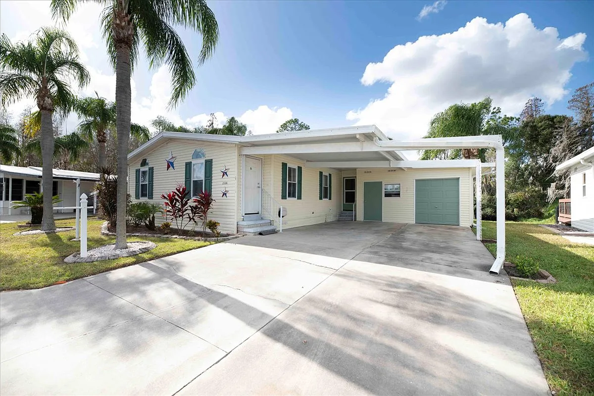 2 bed, 2.0 bath, 1092 sqft, $1,900 — Photo 1