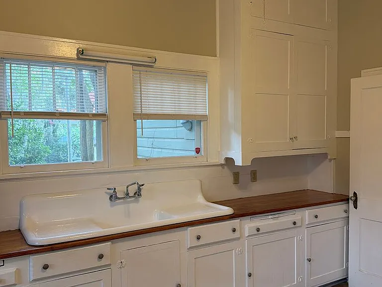 534 E Call St — Photo 19