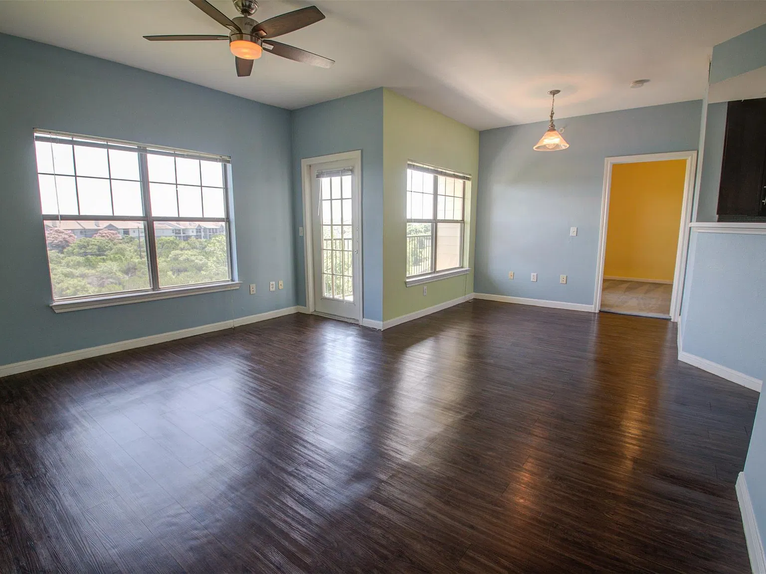 3 bed, 2.0 bath, 1192 sqft, $1,700 — Photo 3