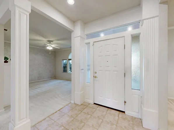 1781 Harbor Town Dr, Yuba City, CA 95993