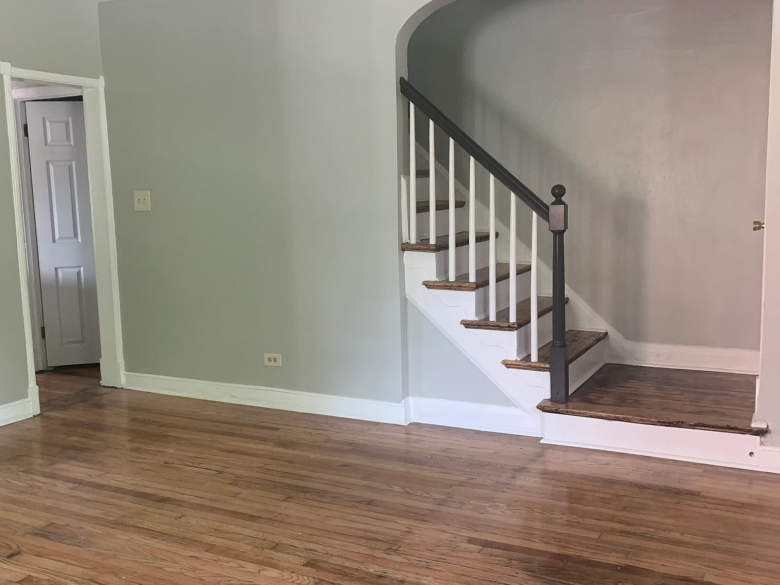 3 bed, 1216 sqft, $1,950 — Photo 3
