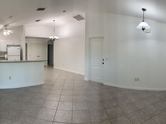 4th image of 1240 SE 24th Ave #1242