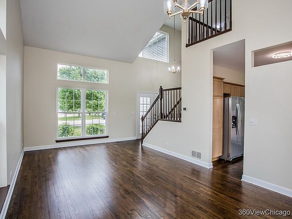 3rd image of 305 W Applegate Ct