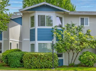 172 NE Rifle Range St APT 8, Roseburg, OR 97470