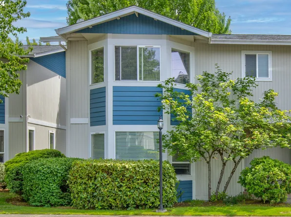 172 NE Rifle Range St APT 8, Roseburg, OR 97470