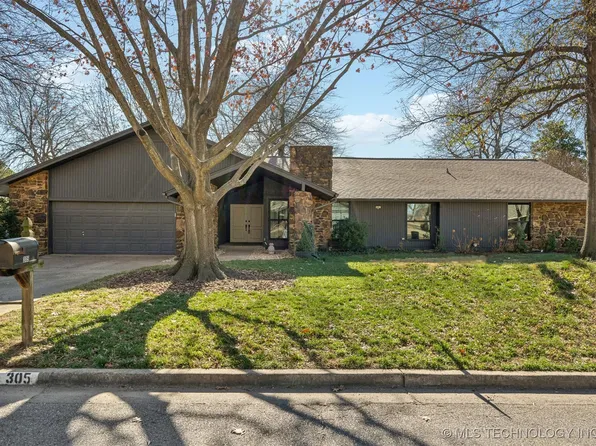 305 Fairway Dr, Broken Arrow, OK 74011