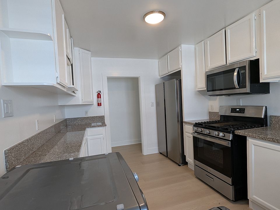 1st image of 1261 S Plymouth Blvd