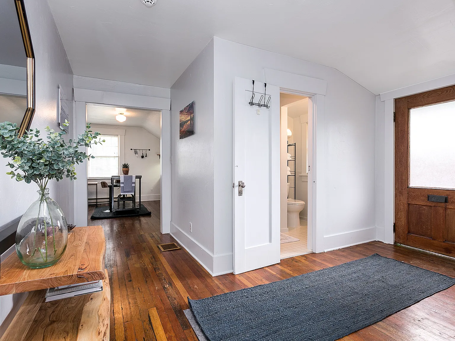 1322 Blaine Ave — Photo 1