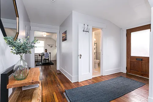 1324 Blaine Ave Photo 1