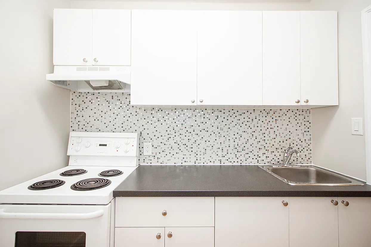 309 Enfield Crescent — Photo 2