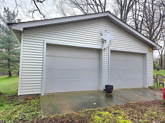 2nd image of 3705 Lancaster Rd
