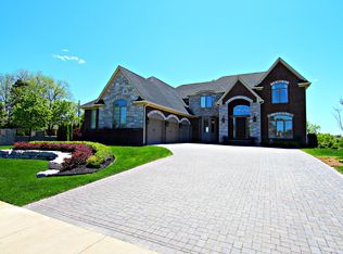 54117 Deer Ridge Ct, Rochester, MI 48307