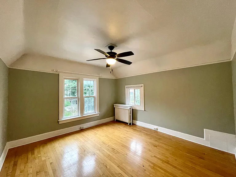 1825 N Oakland Ave — Photo 11