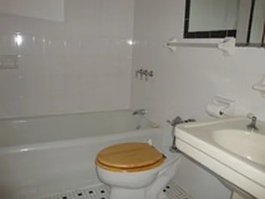 Rented by Raz Realty | media 7