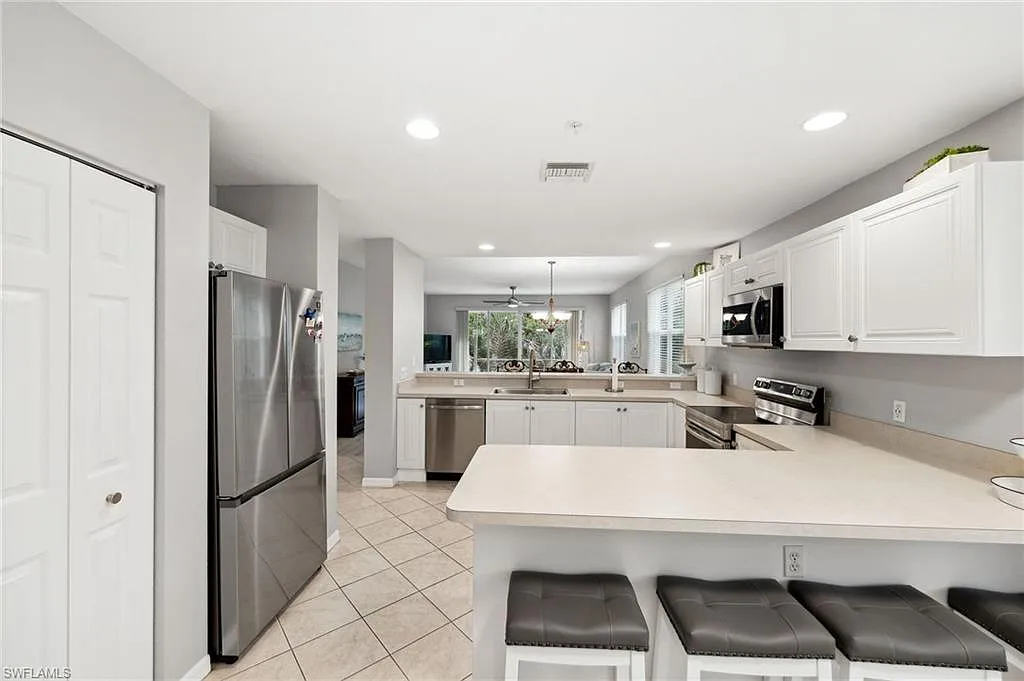 3 bed, 2.0 bath, 1674 sqft, $7,000 — Photo 4