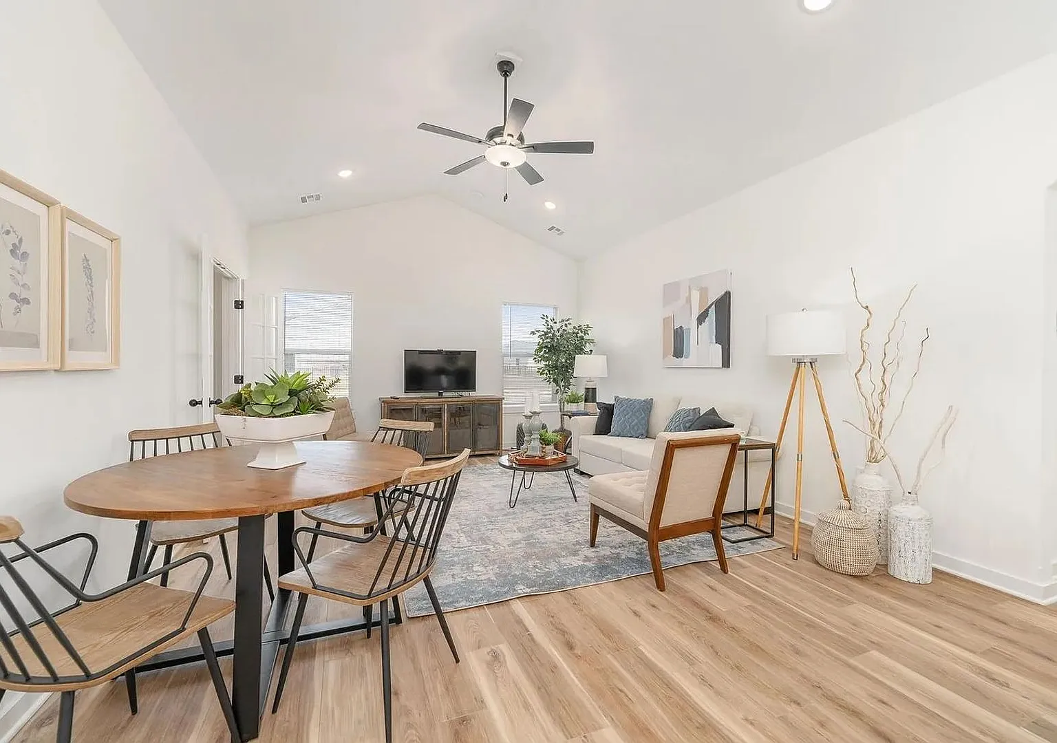 Brand New 3 Bedroom in Goddard, KS! — Photo 2